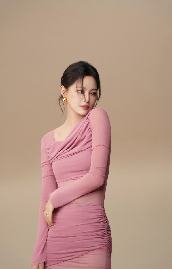 九融配资 辛芷蕾封后作定档！