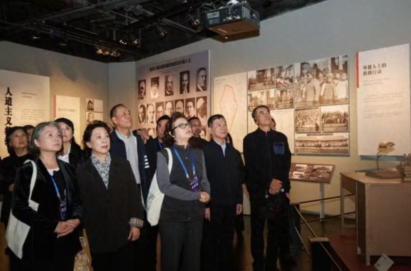 东启网 当电影照进历史，王馥荔听儿子电影原型故事破防